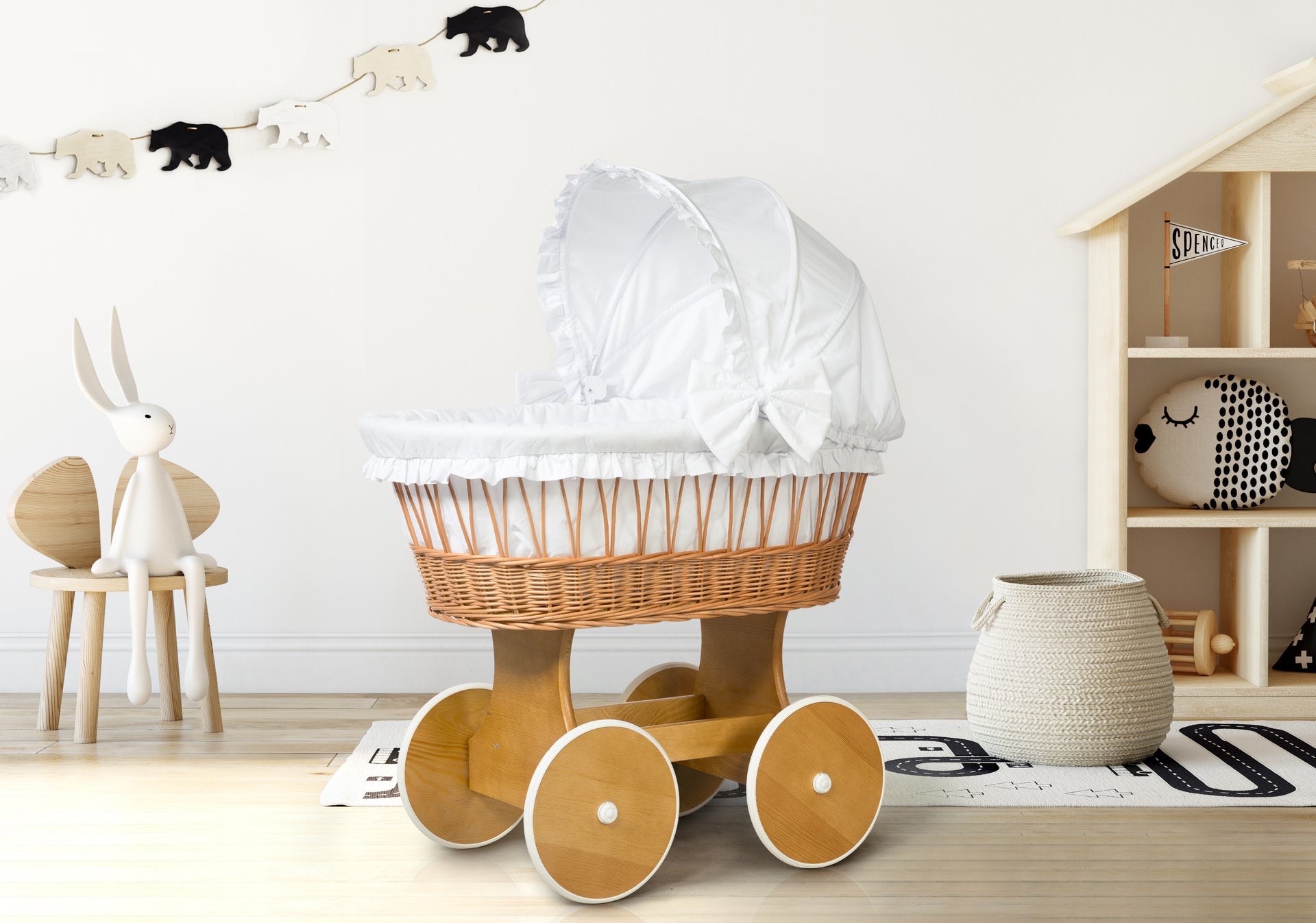 Wicker Moses Basket with Wheels – Natural